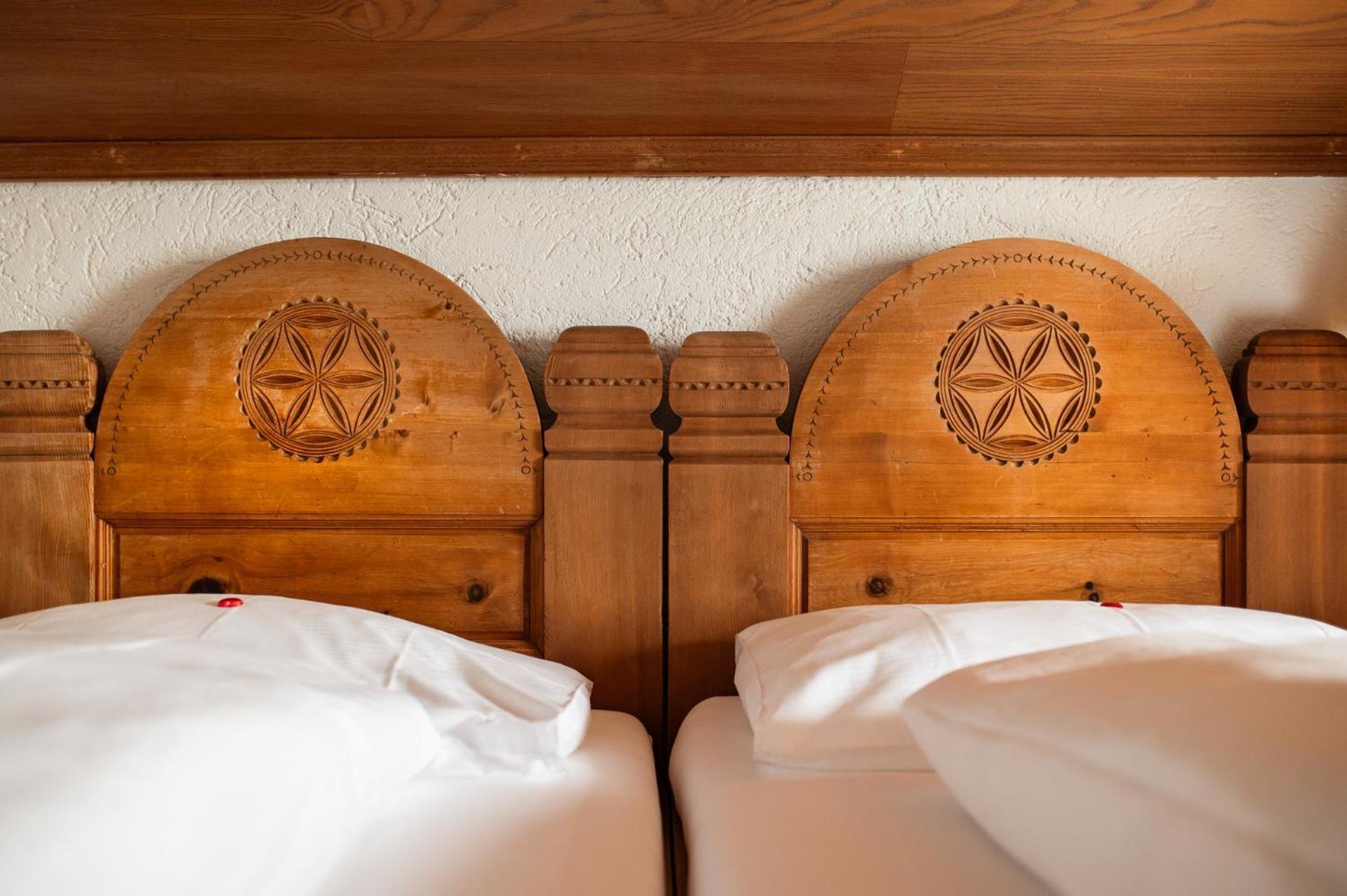 Historic Hotel Crusch Alva Zuoz Room photo