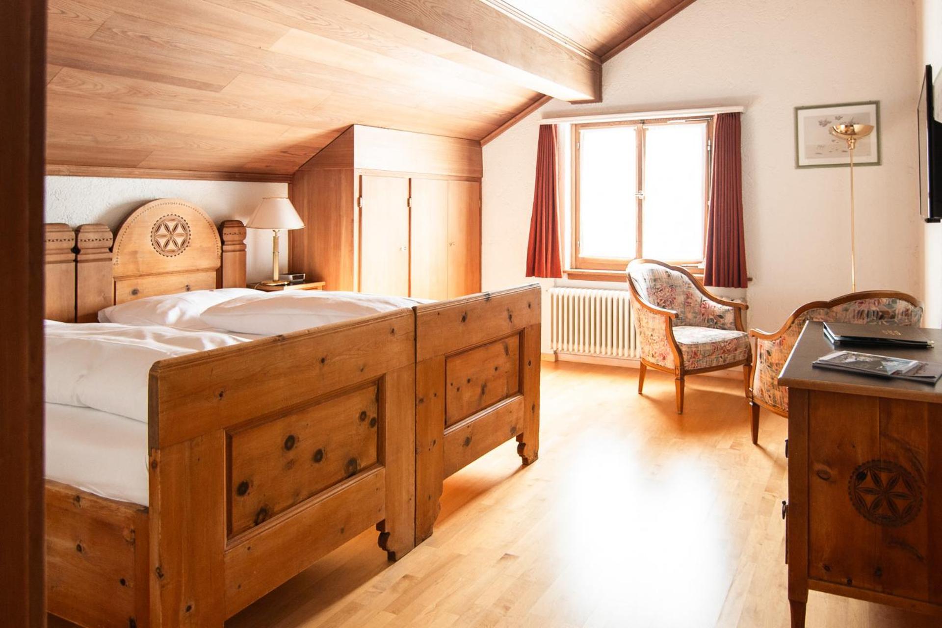 Historic Hotel Crusch Alva Zuoz Room photo